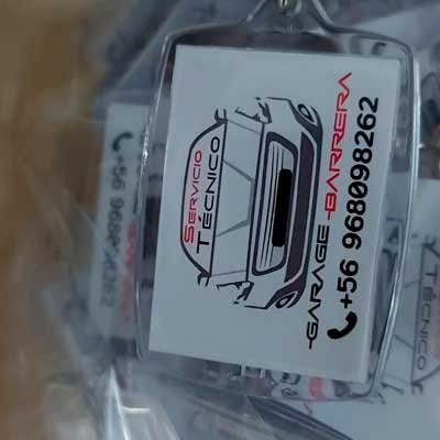 Llavero acrílico transparente personalizado – Souvenir con foto o logo